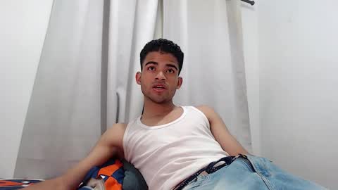 Snapshot of camillo_beischel_ chatting on September 19, 7:03 pm camillo_beischel_ online show from September 19, 7:03 pm