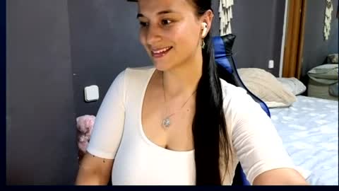 Snapshot of camilo0702 chatting on July 13, 9:17 pm Camila and Camilo online show from July 13, 9:17 pm