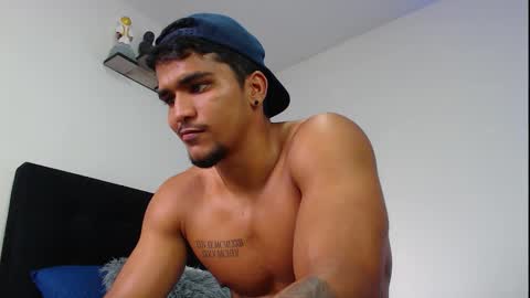 camilo_contre21 online show from November 25, 7:36 pm