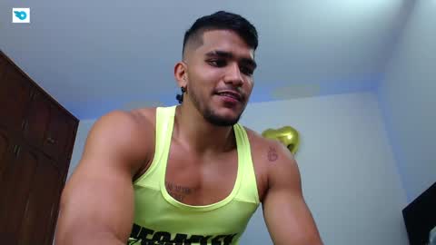 Snapshot of camilo_contre21 chatting on June 5, 9:20 pm camilo_contre21 online show from June 5, 9:20 pm