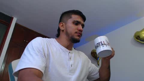 Snapshot of camilo_contre21 chatting on June 11, 7:12 pm camilo_contre21 online show from June 11, 7:12 pm