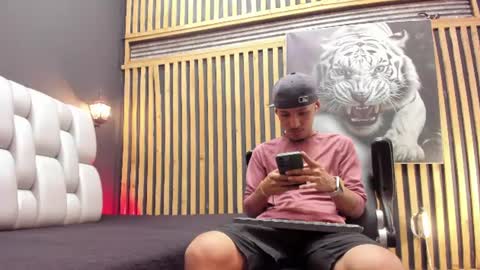 Snapshot of camilo_contrerass chatting on July 15, 8:03 pm Camilo online show from July 15, 8:03 pm
