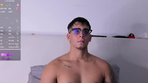 Snapshot of camilo_ospina_ chatting on April 28, 12:31 am INDEPENDENT MODEL online show from April 28, 12:31 am