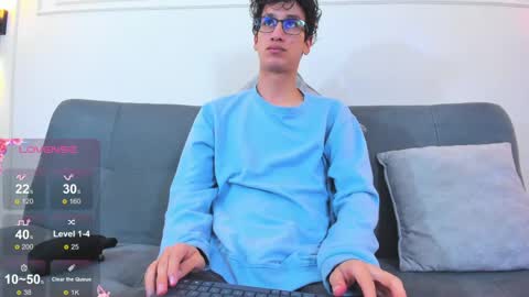 Snapshot of camilo_stark chatting on May 3, 3:12 am Camilo online show from May 3, 3:12 am