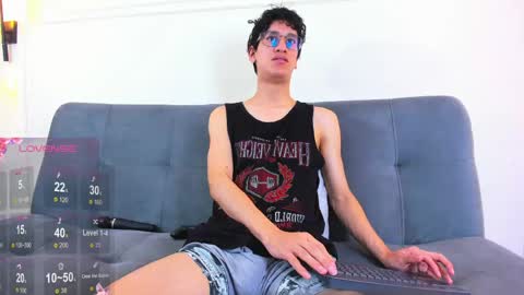 Snapshot of camilo_stark chatting on May 17, 3:26 am Camilo online show from May 17, 3:26 am