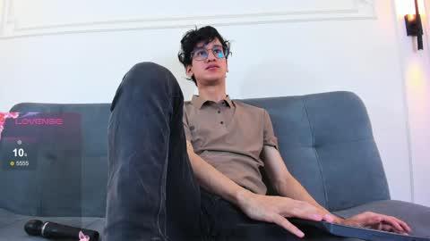 Snapshot of camilo_stark chatting on May 31, 3:26 am Camilo online show from May 31, 3:26 am