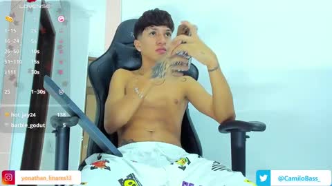 Snapshot of camilobass_ chatting on January 24, 4:05 am Camilo Bass online show from January 24, 4:05 am
