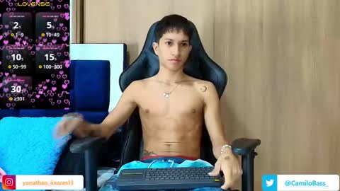 Snapshot of camilobass_ chatting on November 9, 7:23 pm Camilo Bass online show from November 9, 7:23 pm