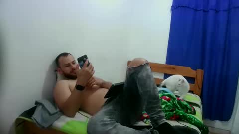 Snapshot of camiloex chatting on December 7, 11:23 pm Camilo online show from December 7, 11:23 pm