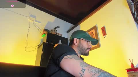 Snapshot of camilomayer chatting on November 9, 1:20 pm Camilo online show from November 9, 1:20 pm