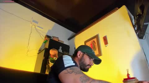 Snapshot of camilomayer chatting on November 20, 2:28 pm Camilo online show from November 20, 2:28 pm