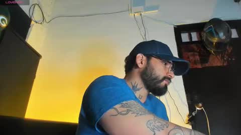 Snapshot of camilomayer chatting on December 21, 1:51 pm Camilo online show from December 21, 1:51 pm