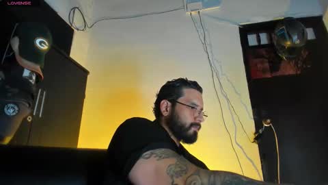 Snapshot of camilomayer chatting on December 22, 4:48 pm Camilo online show from December 22, 4:48 pm