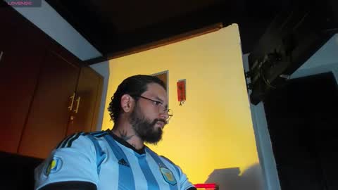 Snapshot of camilomayer chatting on February 19, 3:30 pm Camilo online show from February 19, 3:30 pm