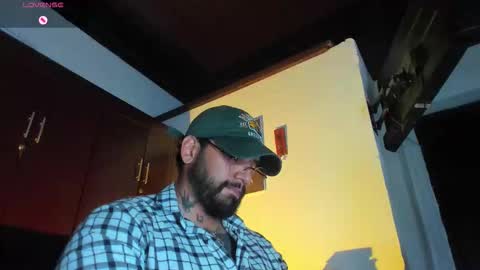 Snapshot of camilomayer chatting on February 25, 3:32 pm Camilo online show from February 25, 3:32 pm