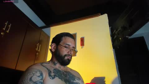 Snapshot of camilomayer chatting on March 6, 3:41 pm Camilo online show from March 6, 3:41 pm