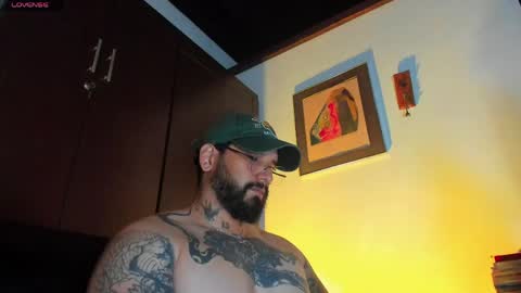 Snapshot of camilomayer chatting on April 15, 4:14 pm Camilo online show from April 15, 4:14 pm