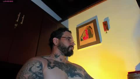 Snapshot of camilomayer chatting on April 22, 4:52 pm Camilo online show from April 22, 4:52 pm