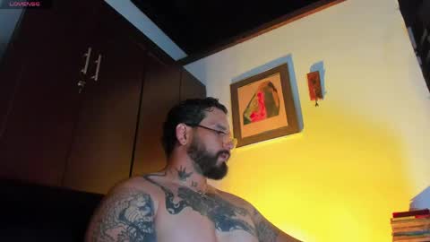 Snapshot of camilomayer chatting on April 30, 3:29 pm Camilo online show from April 30, 3:29 pm