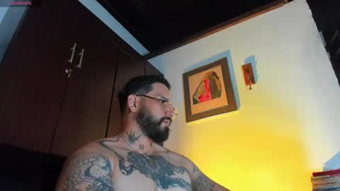 Snapshot of camilomayer chatting on May 7, 4:23 pm Camilo online show from May 7, 4:23 pm