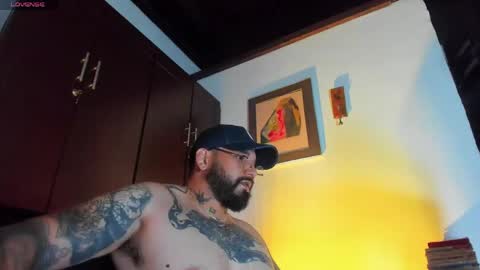 Snapshot of camilomayer chatting on May 9, 3:28 pm Camilo online show from May 9, 3:28 pm