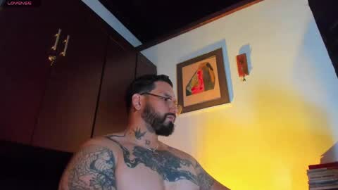 Snapshot of camilomayer chatting on May 11, 2:45 pm Camilo online show from May 11, 2:45 pm