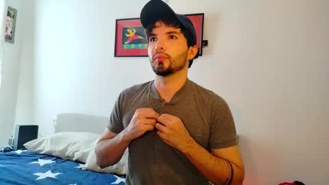 Snapshot of camilosaennz chatting on December 14, 1:49 pm camilo online show from December 14, 1:49 pm