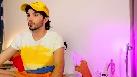 Snapshot of camilosaennz chatting on June 18, 5:51 am camilo online show from June 18, 5:51 am