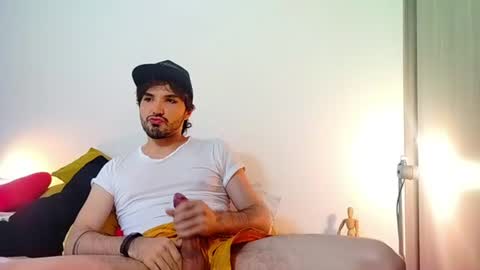 Snapshot of camilosaennz chatting on June 18, 6:23 pm camilo online show from June 18, 6:23 pm