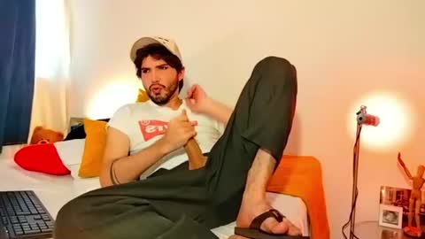 Snapshot of camilosaennz chatting on June 21, 10:56 pm camilo online show from June 21, 10:56 pm