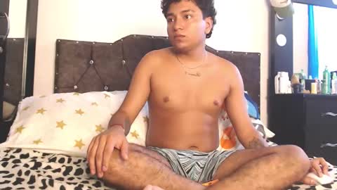Snapshot of camilowhites chatting on June 7, 8:34 pm CamilowhiteS online show from June 7, 8:34 pm