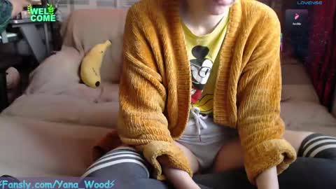 Snapshot of camkitana01 chatting on March 7, 9:29 am Kitana online show from March 7, 9:29 am