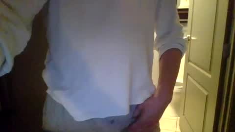 Snapshot of cammyman6900 chatting on January 27, 11:43 pm cammyman6900 online show from January 27, 11:43 pm