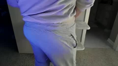Snapshot of cammyman6900 chatting on May 15, 2:51 am cammyman6900 online show from May 15, 2:51 am