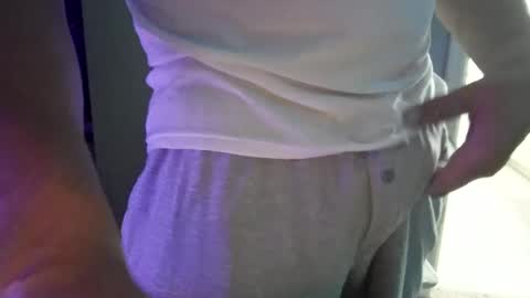 Snapshot of cammyman6900 chatting on July 4, 5:02 am cammyman6900 online show from July 4, 5:02 am