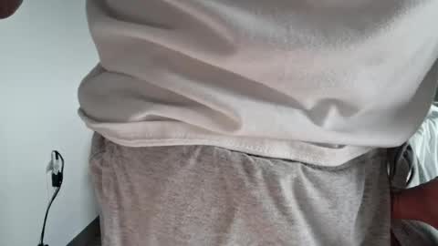 Snapshot of cammyman6900 chatting on July 11, 10:11 pm cammyman6900 online show from July 11, 10:11 pm