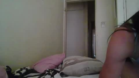 Snapshot of camren777 chatting on February 15, 8:46 am Camren online show from February 15, 8:46 am