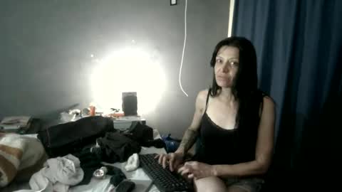 Snapshot of camren777 chatting on February 18, 7:21 pm Camren online show from February 18, 7:21 pm