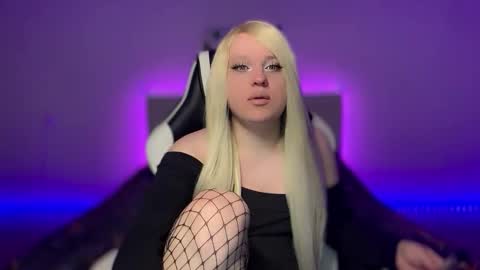 Snapshot of camsmiley chatting on December 14, 9:52 pm Miley online show from December 14, 9:52 pm