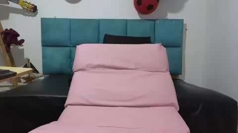 camturbery online show from June 25, 1:37 pm