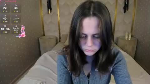 Snapshot of canabebebev chatting on June 27, 8:47 pm Canabebe online show from June 27, 8:47 pm