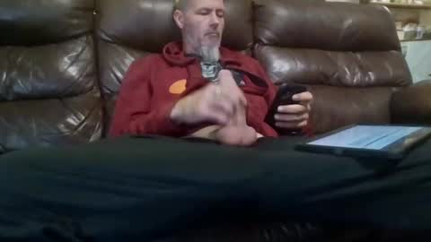 Snapshot of canadianchris1007 chatting on November 1, 9:39 pm Chris online show from November 1, 9:39 pm