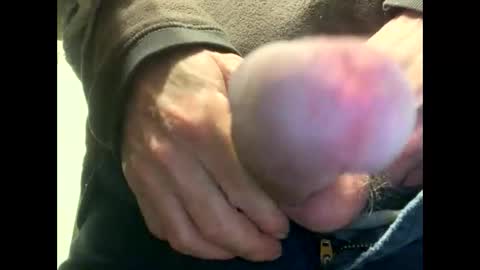 Snapshot of canadianwoody chatting on December 12, 11:47 pm canadianwoody online show from December 12, 11:47 pm