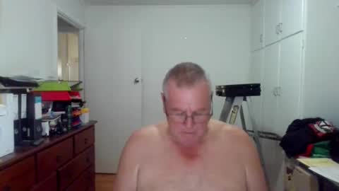 Snapshot of canberian chatting on December 5, 11:29 pm Canberian online show from December 5, 11:29 pm