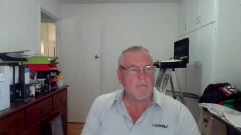 Snapshot of canberian chatting on December 11, 1:05 am Canberian online show from December 11, 1:05 am