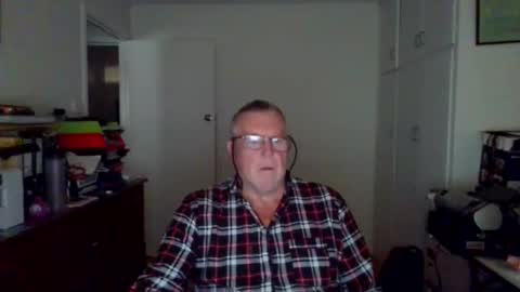 Snapshot of canberian chatting on November 9, 10:52 pm Canberian online show from November 9, 10:52 pm