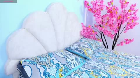 Snapshot of candaceowens chatting on January 16, 3:34 am candaceowens online show from January 16, 3:34 am