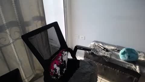 Snapshot of candacesxhot chatting on January 29, 10:11 pm cumorsmooke online show from January 29, 10:11 pm