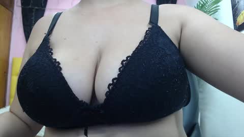 Snapshot of candiapole chatting on December 11, 1:06 pm Candy  online show from December 11, 1:06 pm