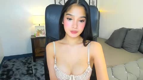 Snapshot of candiceferragamo chatting on February 1, 4:27 pm candiceferragamo online show from February 1, 4:27 pm